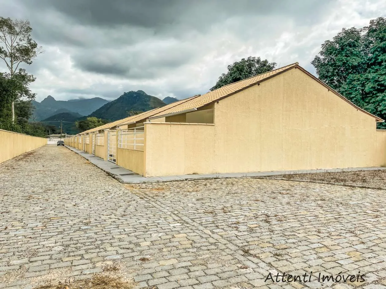 Imagem Casa em Condomínio para Venda em Guapimirim / RJ no bairro Cotia