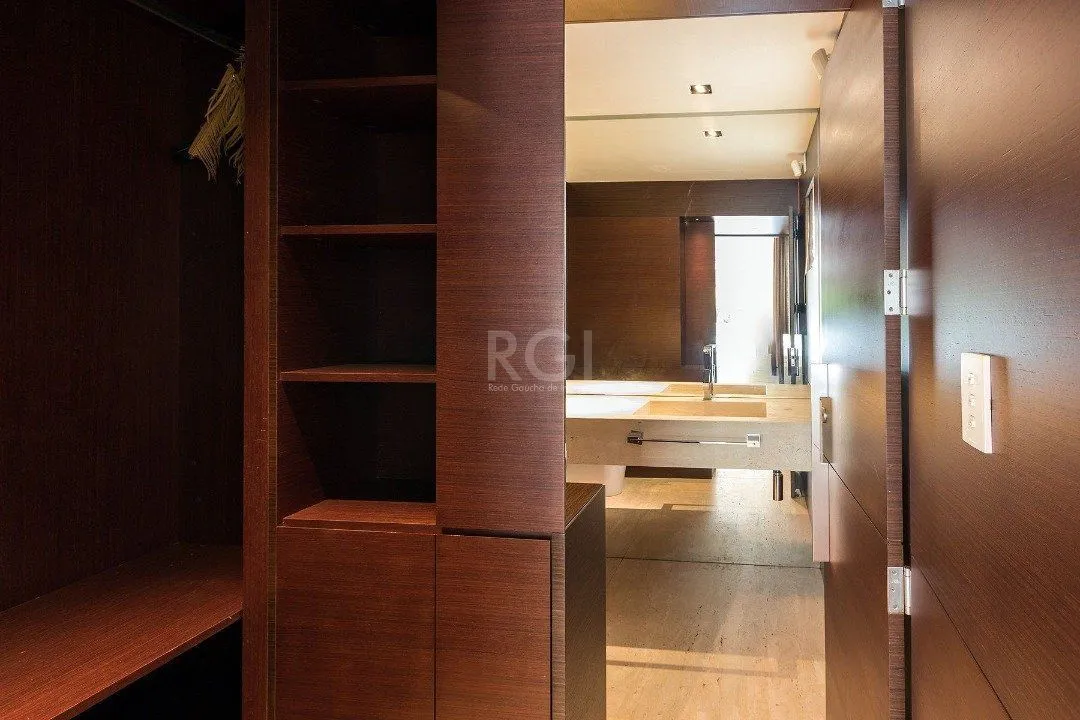 Imagem Casa Condominio para Venda - 664m², 4 dormitórios, sendo 4 suites, 4 vagas - Terra Ville