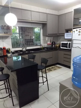 Imagem Vendo Excelente Casa de Alvenaria na Praia do Meio Palhoça SC