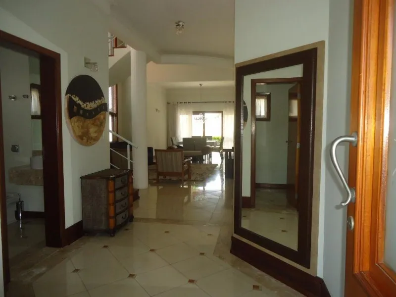 Imagem Casa de alto padrão em condomínio de luxo em Valinhos-SP - 4 quartos, 1 suíte, 3 salas, 6 banheiros, 4 vagas, 320m².