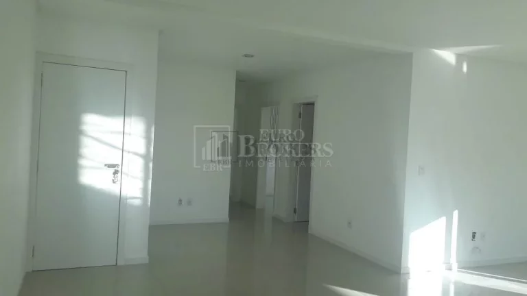 Imagem Cobertura 3 dormitórios sendo 1 suíte e 2 vagas de garagem