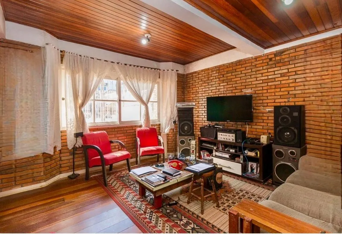 Imagem Casa 3 dormitorio com 230m2 pátio com piscina no bairro Itu Sabará