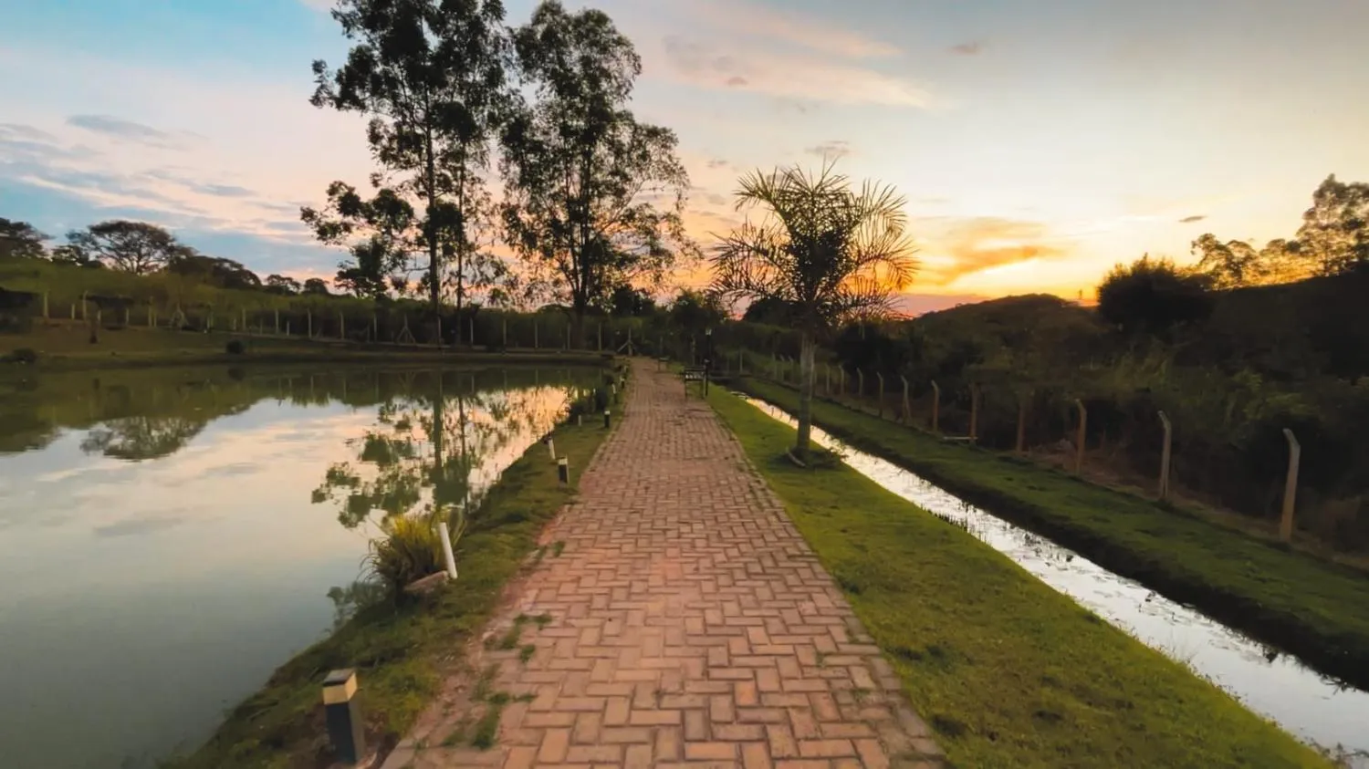 Imagem Vendo magnífica chácara em Perdigão/MG Propriedade com 64.000 m² (6,4 hectares)