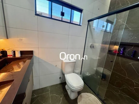 Imagem Casa com 3 dormitórios à venda, 187 m² por R$ 980.000,00 - Residencial Barravento - Goiânia/GO