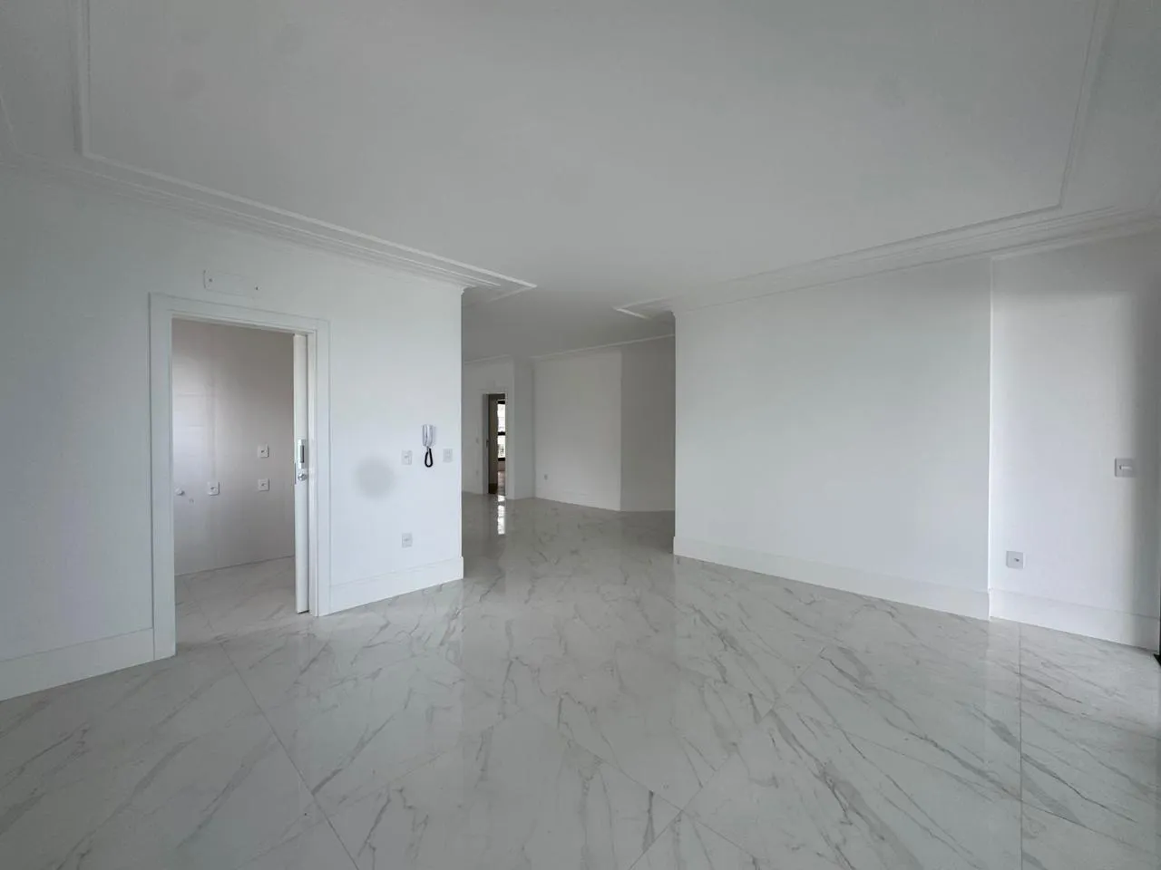 Imagem Apartamento com vista para o mar à venda com 210m2 por R$ 4.400.000,00