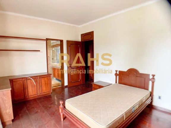 Imagem Apartamento Espaçoso em Ótima Localização Com 361,96 de área privativa, esse apartamento conta ...