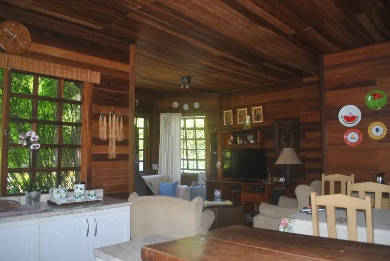 Imagem Casa para Venda - 250m², 3 dormitórios, 4 vagas - Serraria