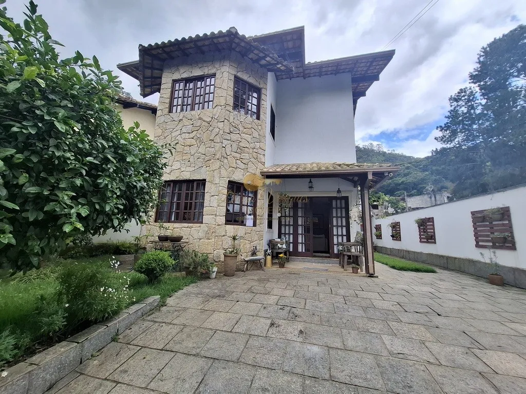 Imagem Casa para Venda em Teresópolis / RJ no bairro Parque do Imbui