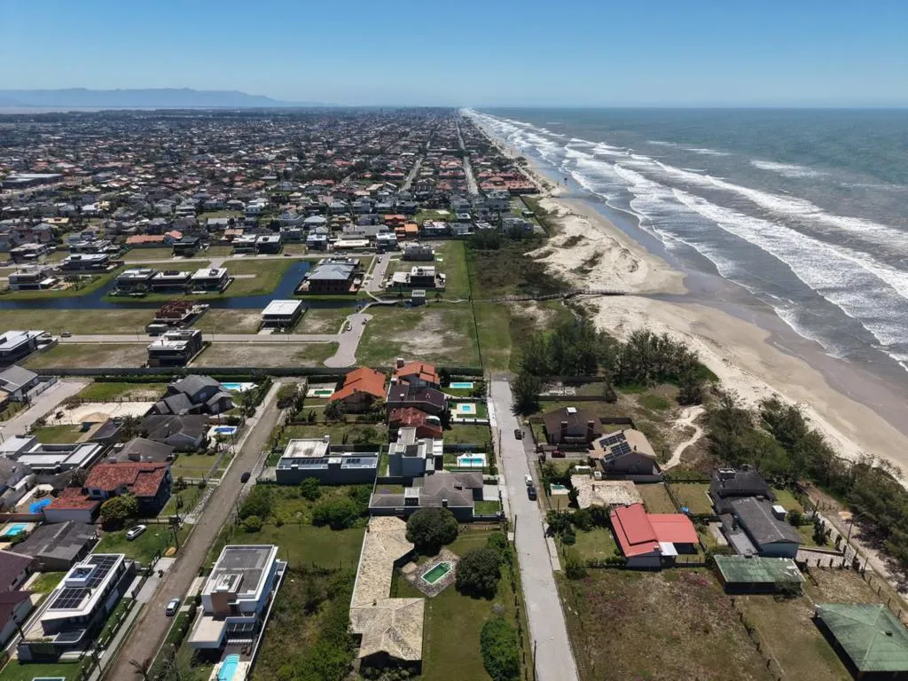 Imagem Sobrado 4 Dormitórios - Bairro Remanso