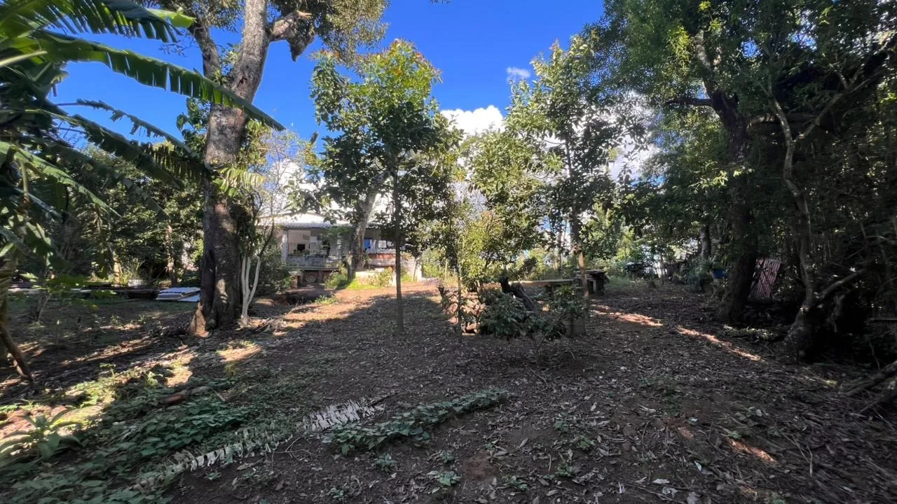 Imagem Casa térrea avarandada porteira fechada em terreno de 980 m² à 500mts da Represa de Itupararanga