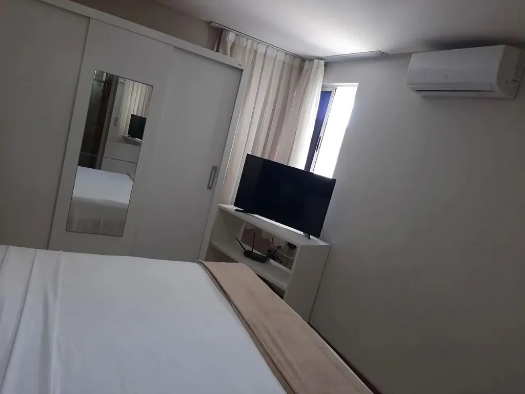 Imagem Flat mobiliado em Manaíra, vista lateral para o mar, lazer na cobertura, garagem e localização privilegiada.