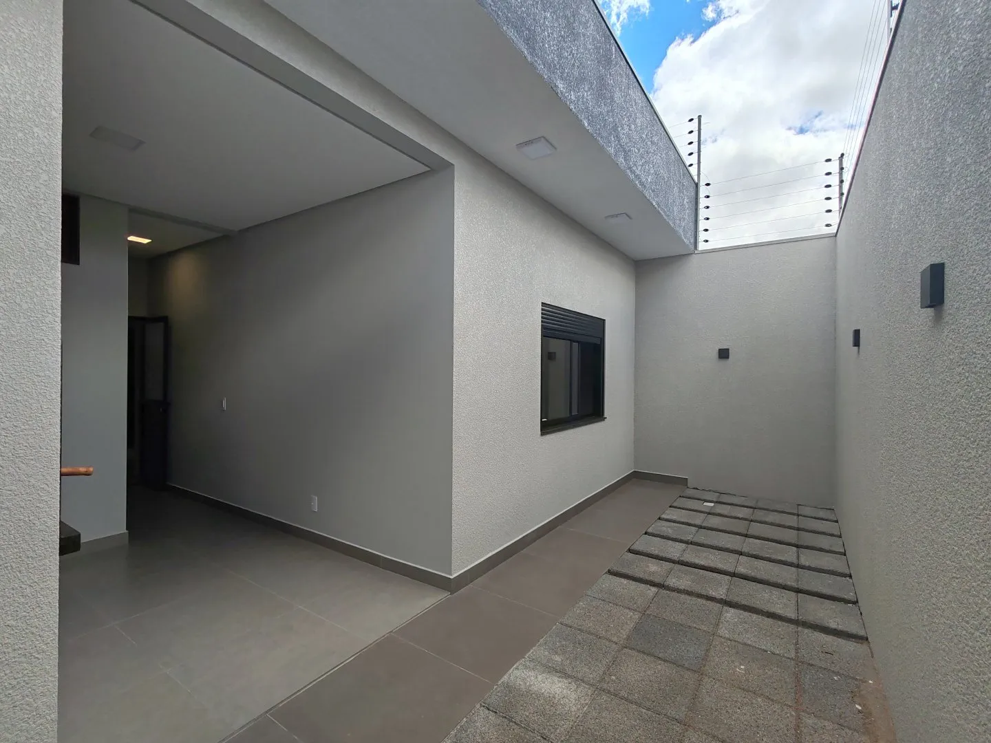 Imagem Casa à venda em Cascavel - Loteamento Colinas Tropical - Novos - Pronto para morar