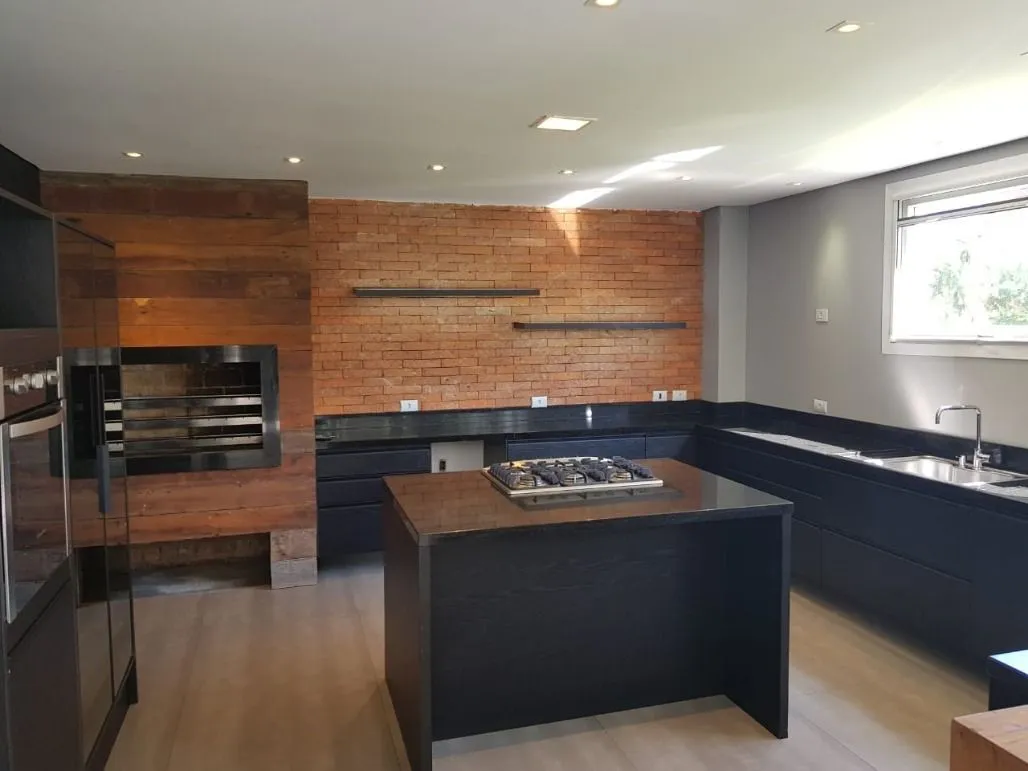 Imagem Casa Condominio para Venda - 302.82m², 4 dormitórios, sendo 3 suites, 2 vagas - Ilha Da Pintada
