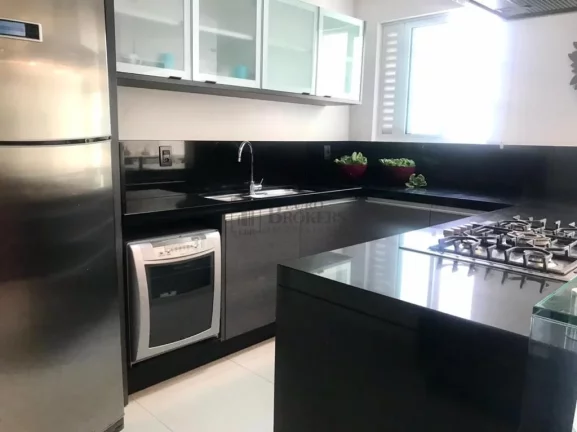 Imagem Apartamento com 3 suítes para locação anual em Balneário Camboriú.