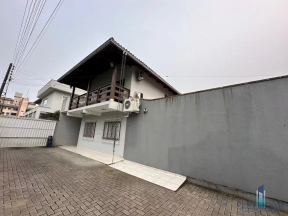 Imagem Casa para Venda em Jaraguá do Sul, Vila Nova, 4 dormitórios, 1 suíte, 3 banheiros, 1 vaga