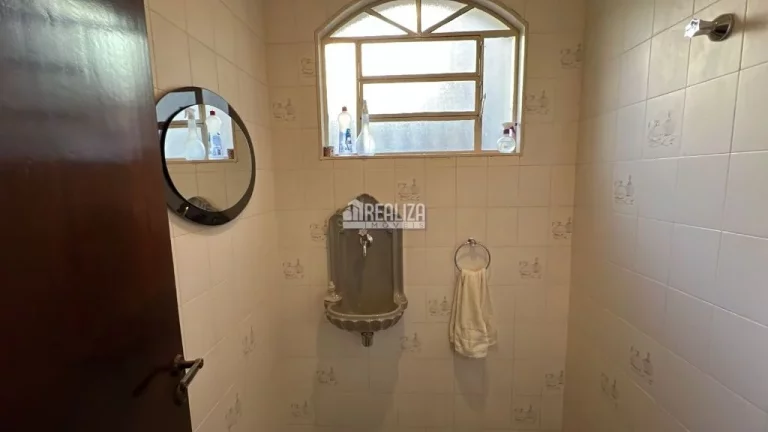 Imagem Casa à venda com 3 dormitórios no bairro Mercês, em Uberaba