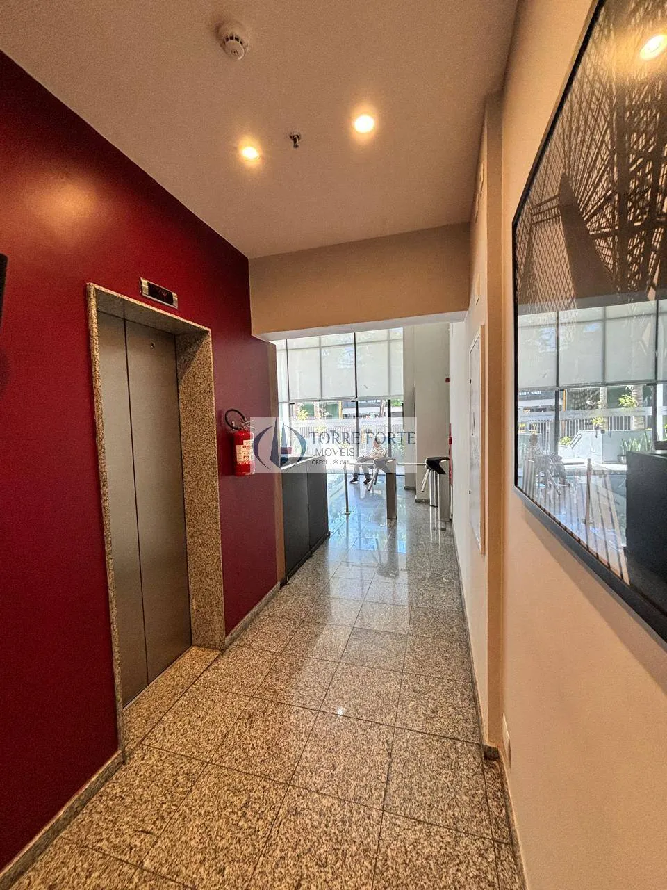 Imagem Ótima sala comercial com 32 m², 2 banheiros, 1 vaga de garagem na Perdizes.