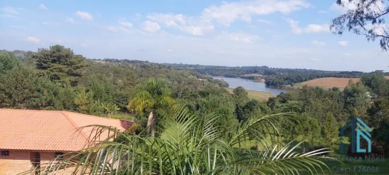 Imagem Chácara/Pousada a venda, 03 casas, 07 quartos, em ótima localização em São José dos Pinhais PR