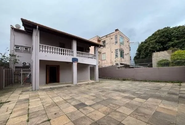 Imagem casa sobrado na Medianeira com 4 dormitórios