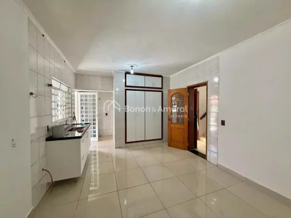 Imagem Casa disponível para locação no Jardim Santa Genebra II, com 180 m² em Campinas.
Imóvel de fren...