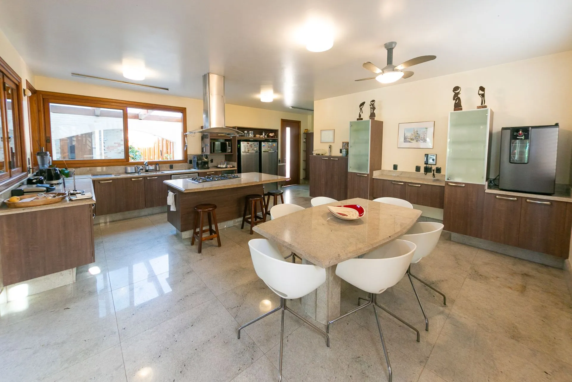 Imagem Casa para Locação Anual em Jurerê Internacional com vista para Praia
