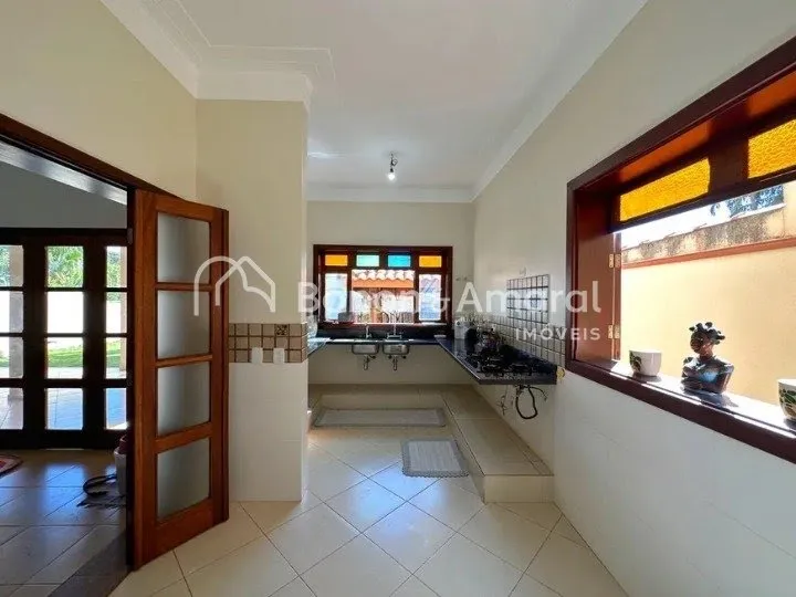 Imagem Casa de Condomínio com 274 m² e 4 Quartos, em Sousas - Campinas/SP