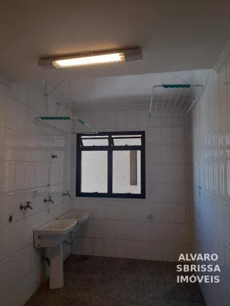 Imagem Apartamento com 4 vagas, 4 dormitórios sendo 2 suítes, todos com armários, portas balcões, venezianas automáticas e lindas vistas. 287m2. 1 por andar