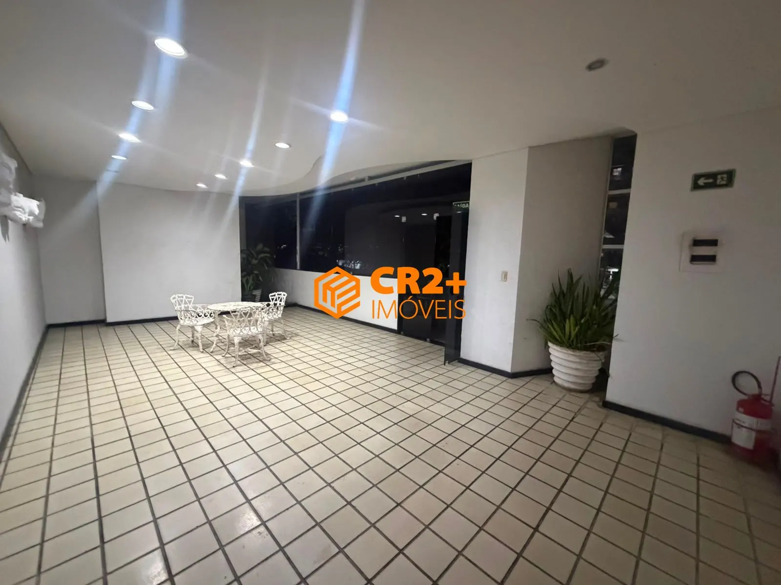 Imagem Apartamento reformado com 2 quartos , suite , varanda e piscina em Boa Viagem