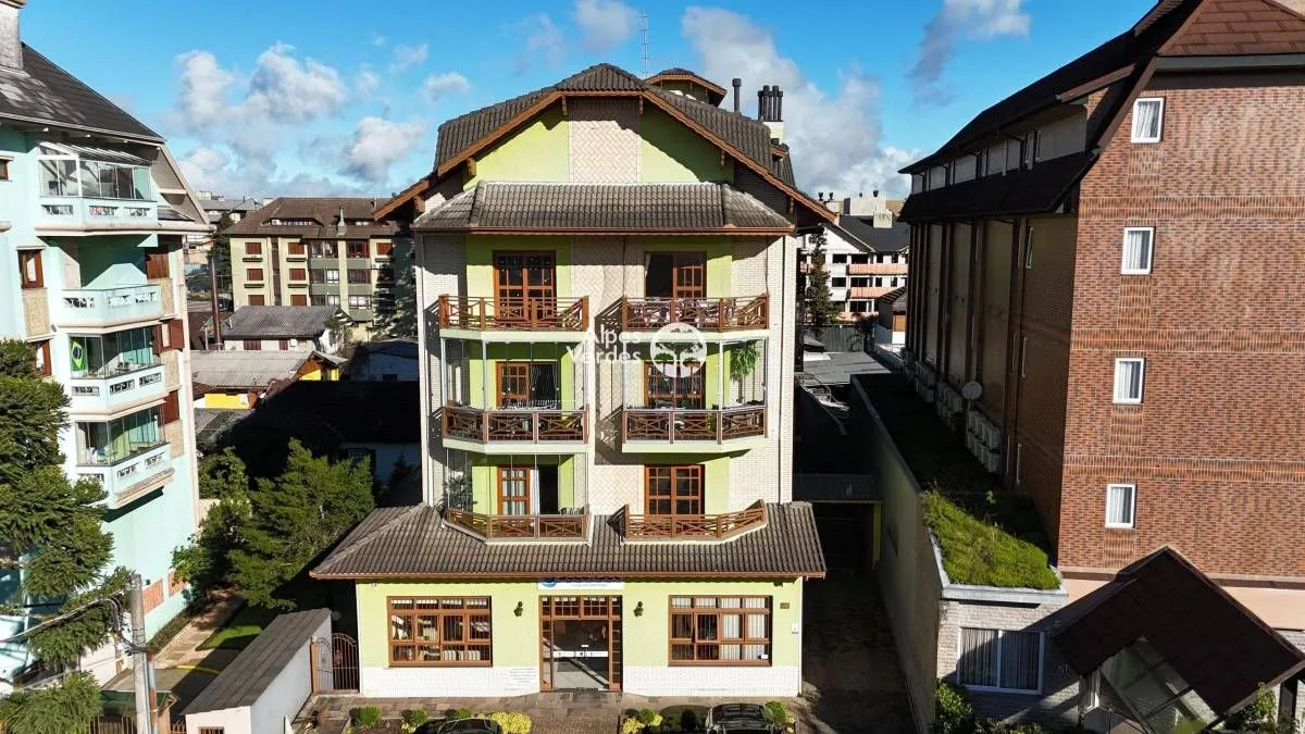Foto do imóvel Vende-se Apartamento no Centro de Gramado, com 2 quartos,