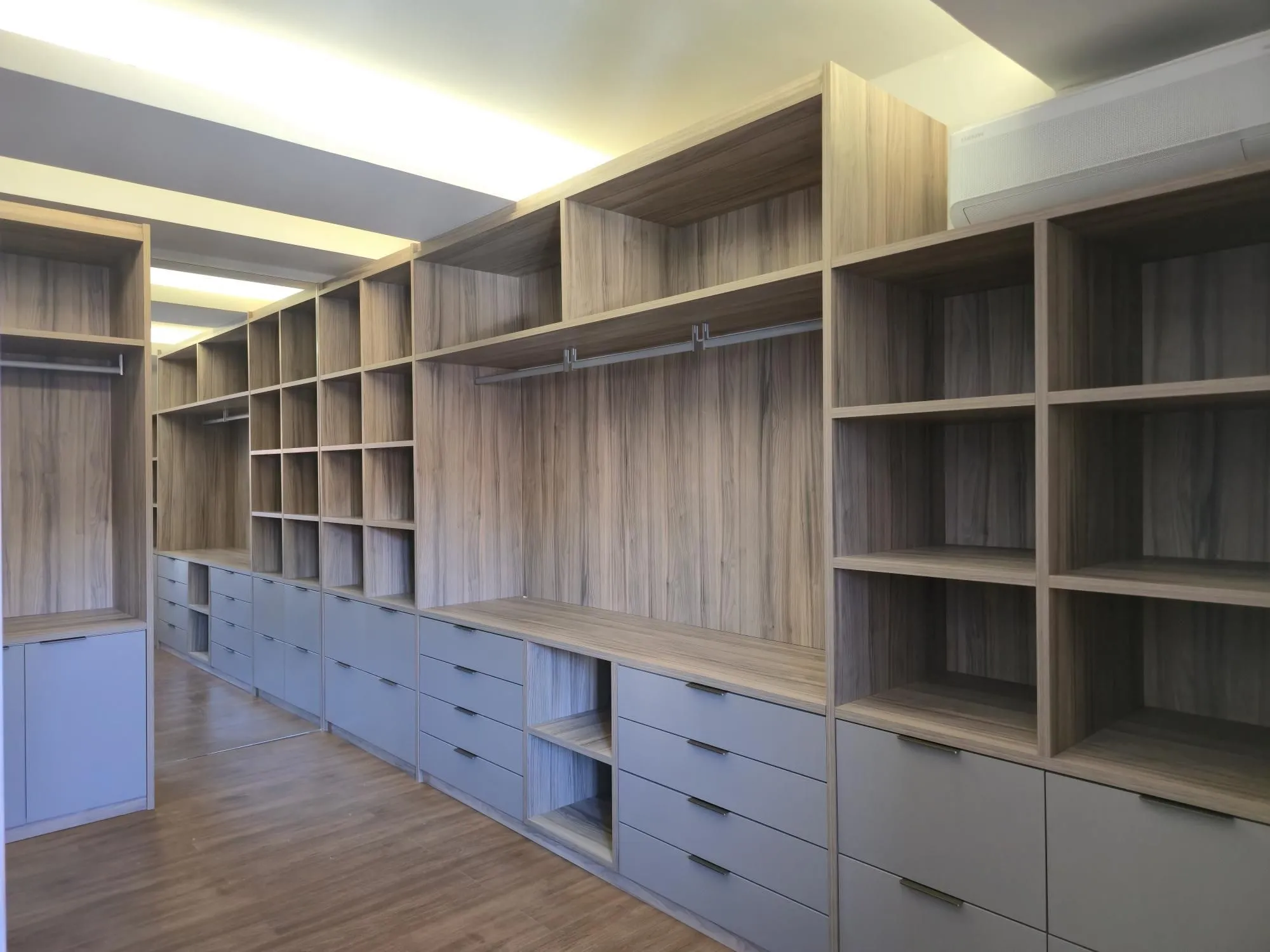Imagem Casa em Condomínio 4 dorms à venda Avenida Taquary, Cristal - Porto Alegre