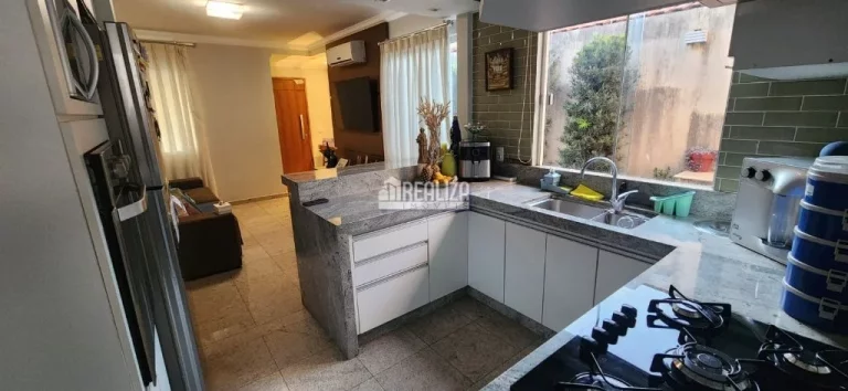 Imagem Casa à venda no bairro Beija-Flor II, em Uberaba: 2 dormitórios, suíte, móveis planejados e mais!