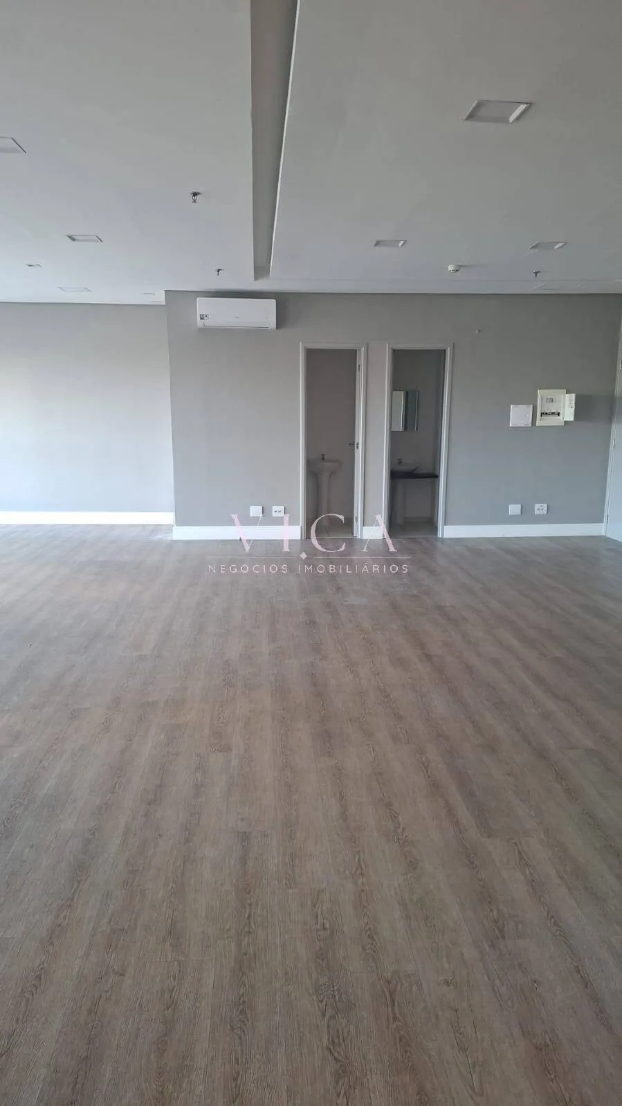 Imagem Sala 111m² 2 vagas 3 banheiros - aluguel por R$ 7.000,00 - Alphaville/SP