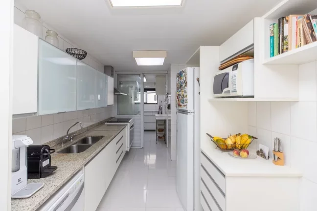Imagem Apartamento à venda em São Paulo, Vila Nova Conceição, com 3 quartos, 161m2