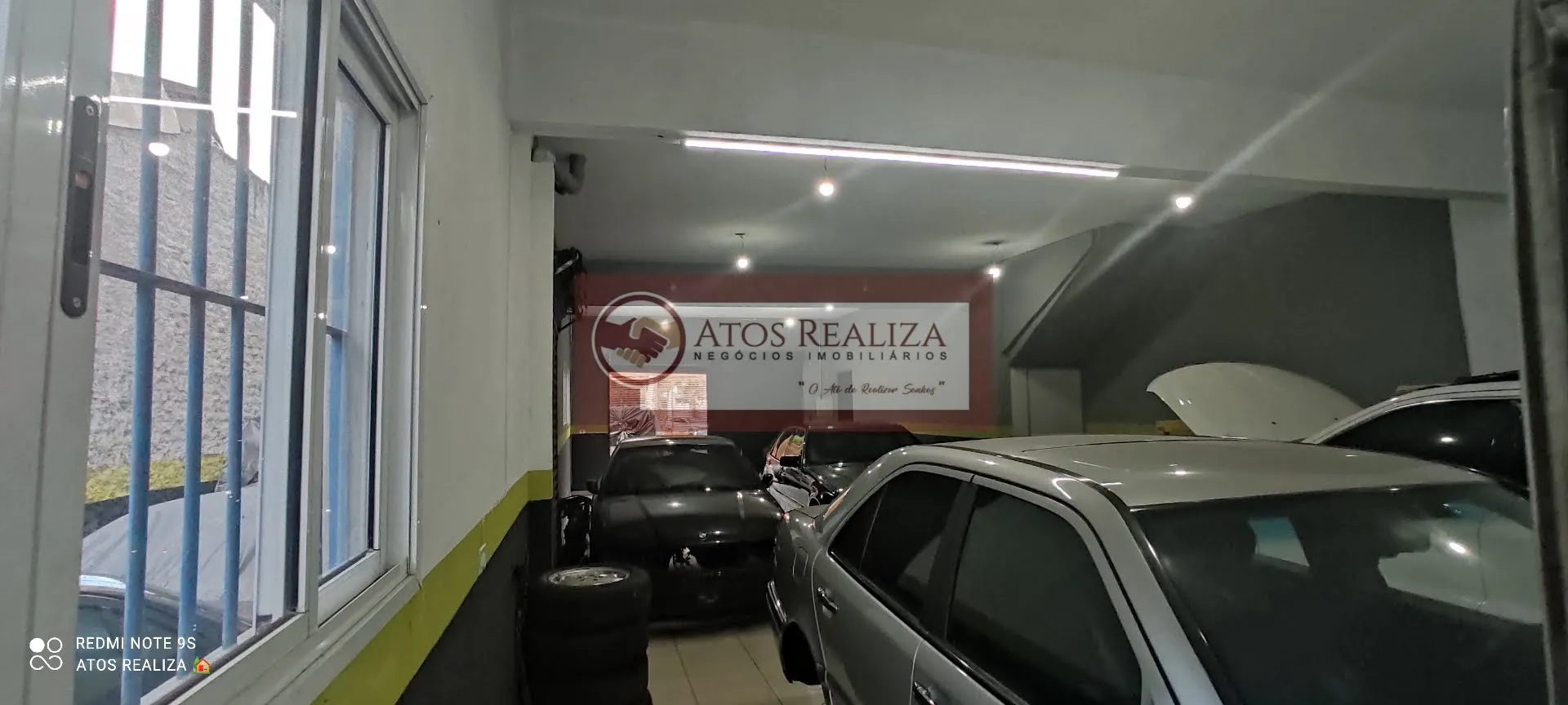 Imagem Prédio inteiro comercial em Veleiros - São Paulo