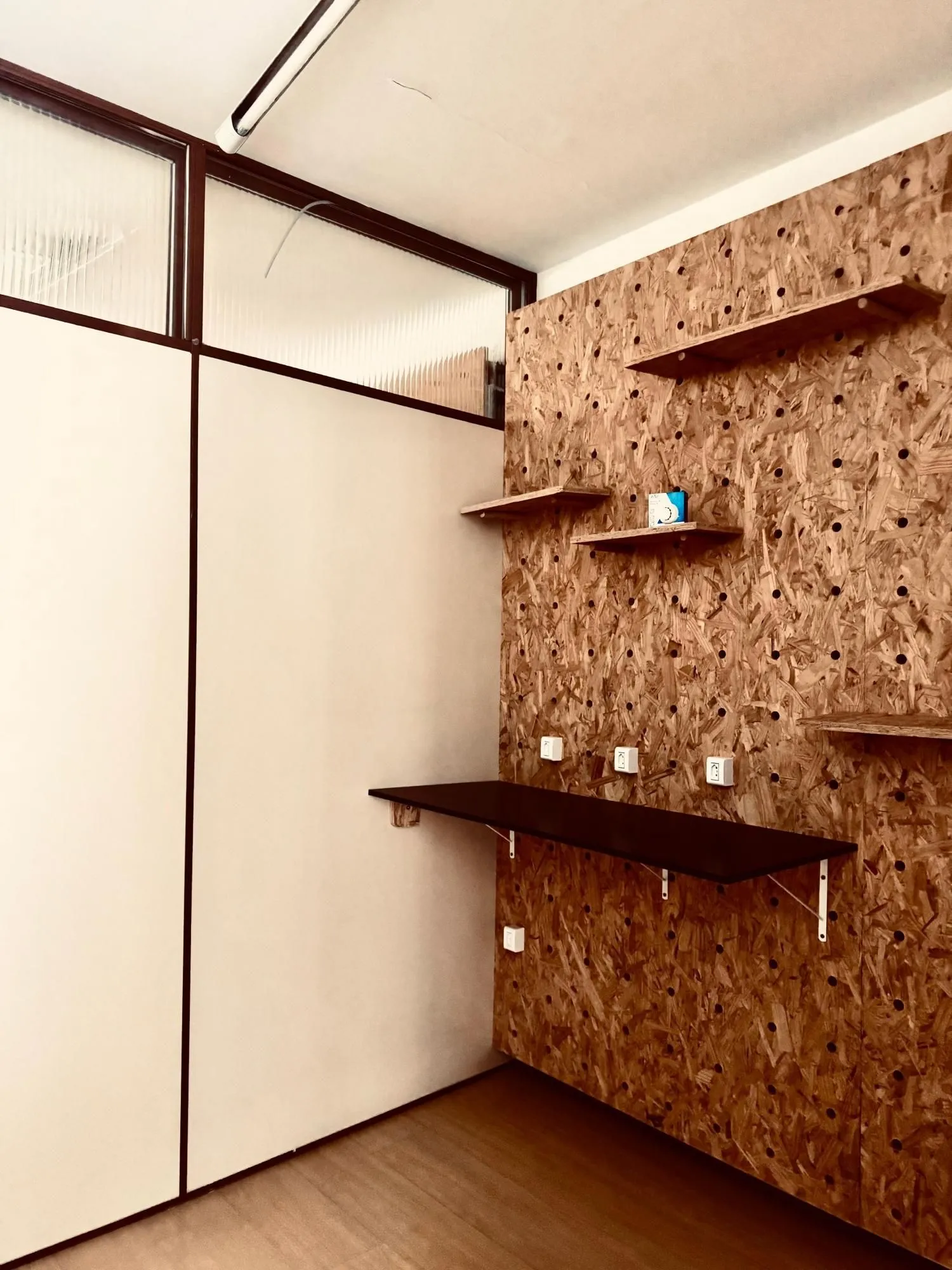 Imagem EXCELENTE SALA COMERCIAL À VENDA - Av. Cristóvão Colombo, 2427