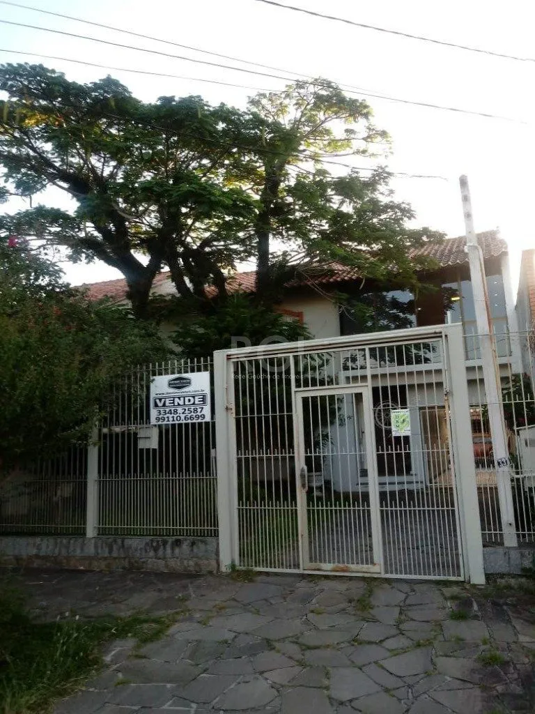 Imagem Casa para Venda - 300m², 3 dormitórios, sendo 1 suites, 5 vagas - Jardim Itu