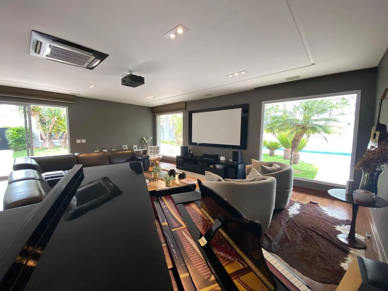 Imagem Casa de Luxo em Condomínio: 4 Quartos, 4 Suítes, 3 Salas na Chácara Santa Maria - Votorantim-SP (811m²)