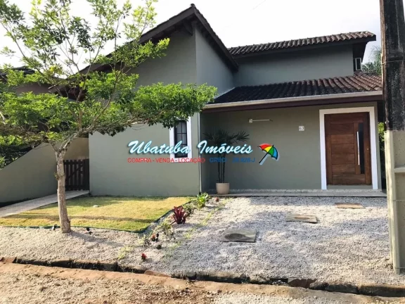 Imagem Casa com Ótima Localização em Condomínio Fechado