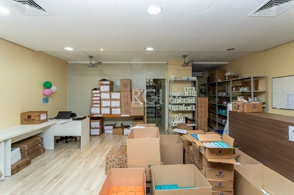 Imagem Loja Comercial na Av Cristóvão Colombo