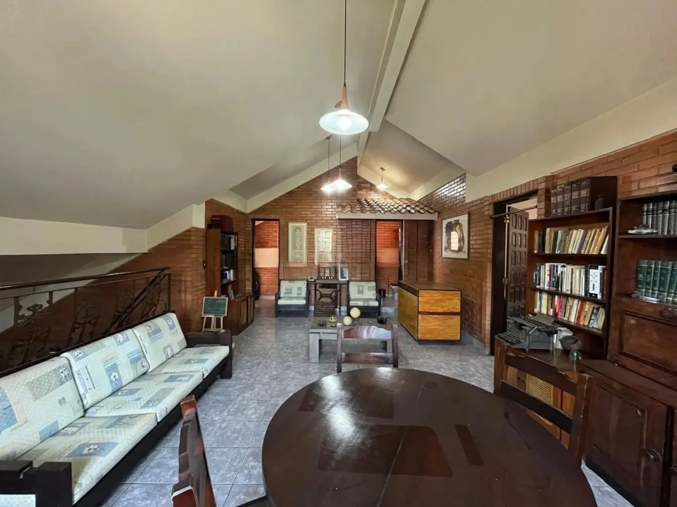 Imagem Casa com 4 quartos e 2 lareiras no bairro Belém Velho