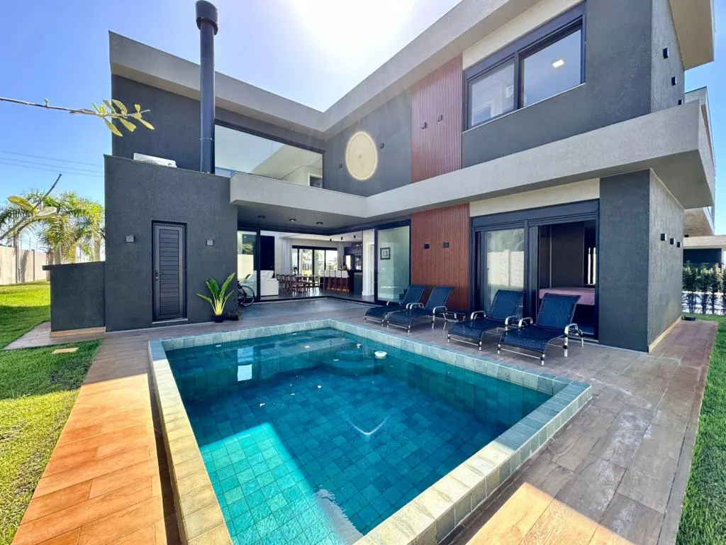 Imagem Casa em Condominio 4 Dormitórios - Bairro Capão Novo