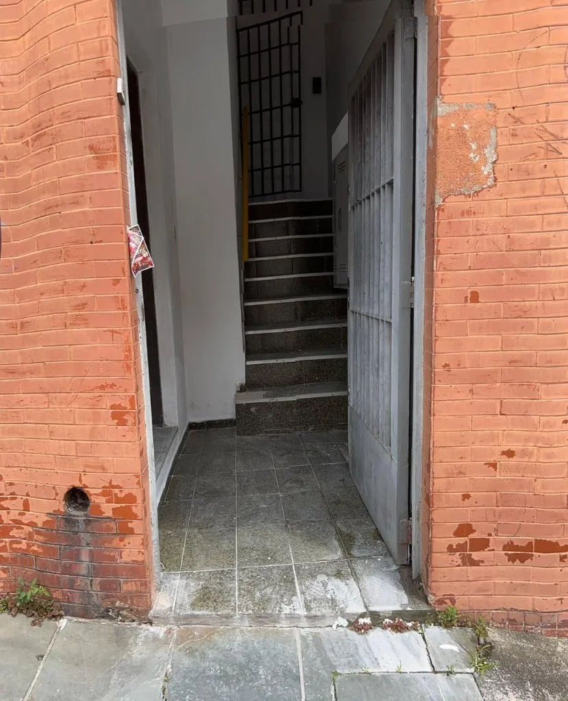 Imagem Galpão Comercial na Vila Antonieta - São Paulo-SP 380m² - 5 Banheiros Venda ou Locação