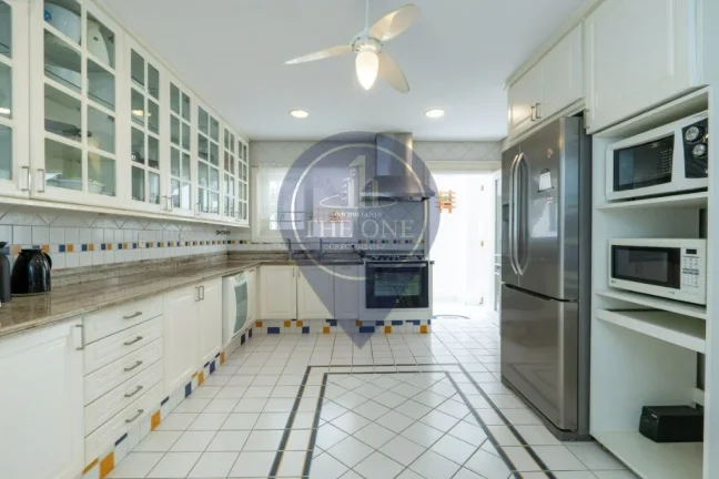 Imagem Imóvel de luxo em condomínio na Chácara Monte Alegre, São Paulo-SP: 5 quartos, 5 suítes, 5 salas, 9 banheiros, 953m² de área. Venda ou locação!