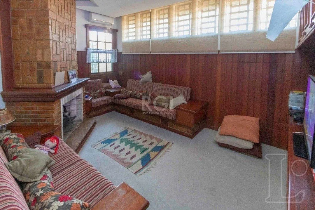 Imagem Casa para Venda - 349m², 4 dormitórios, sendo 1 suites, 3 vagas - Tristeza