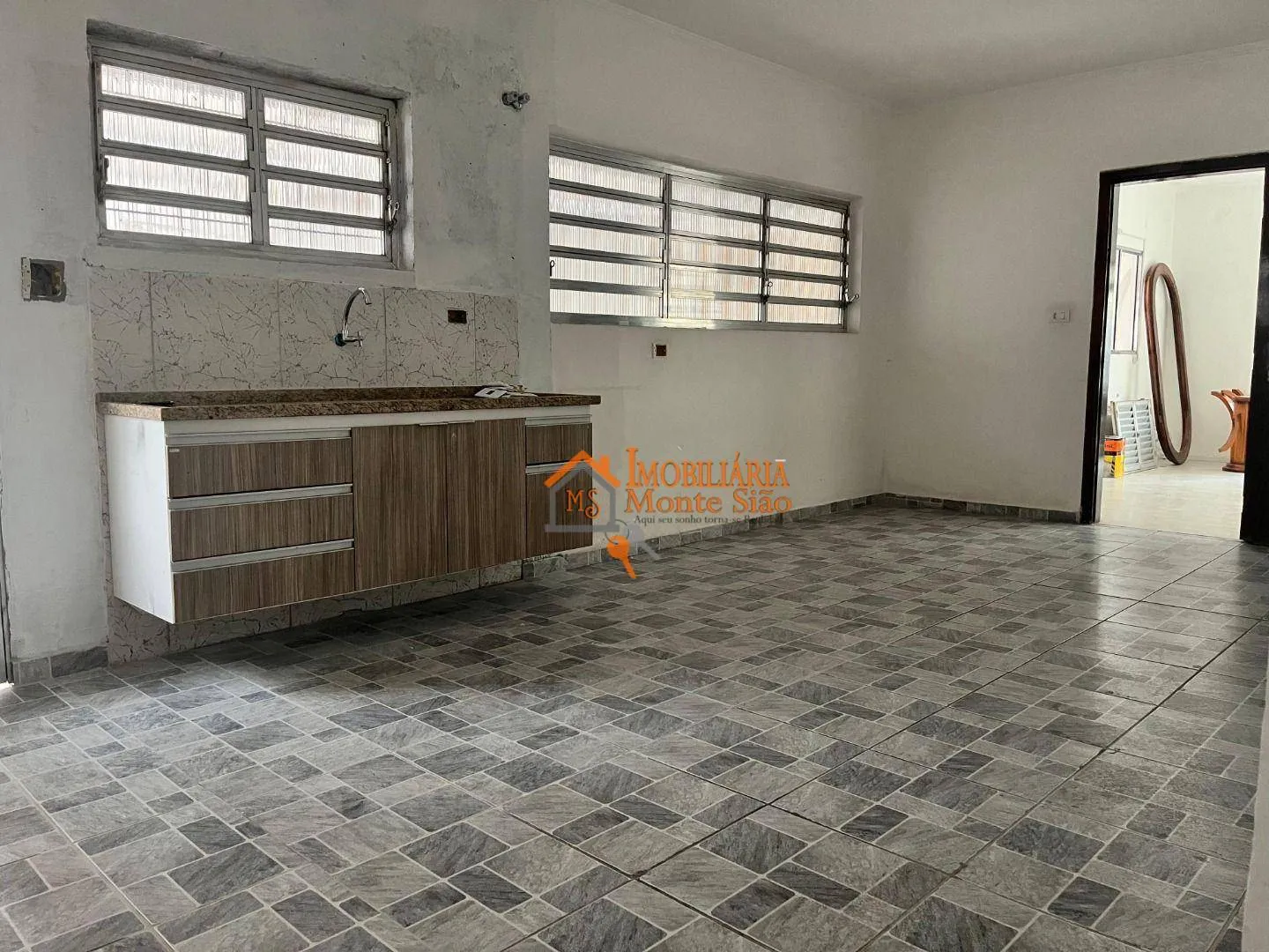 Imagem Casa com 5 dormitórios à venda, 180 m² por R$ 1.000.000,00 - Vila Rosália - Guarulhos/SP