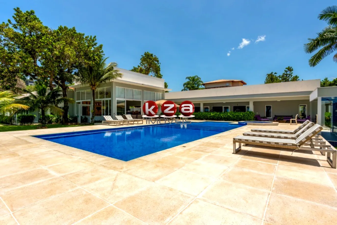 Imagem Maravilhosa Casa de luxo, frente para o mar, com 7 suítes em condomínio, Praia do Tenório/Vermelha em Ubatuba-SP - 930m² de área!