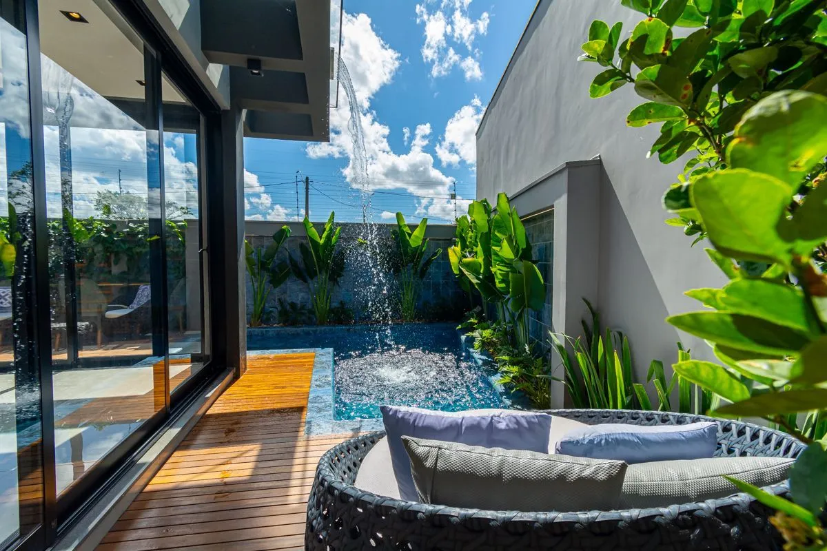 Imagem Casa de alto padrão no condomínio Vale dos Lírios
