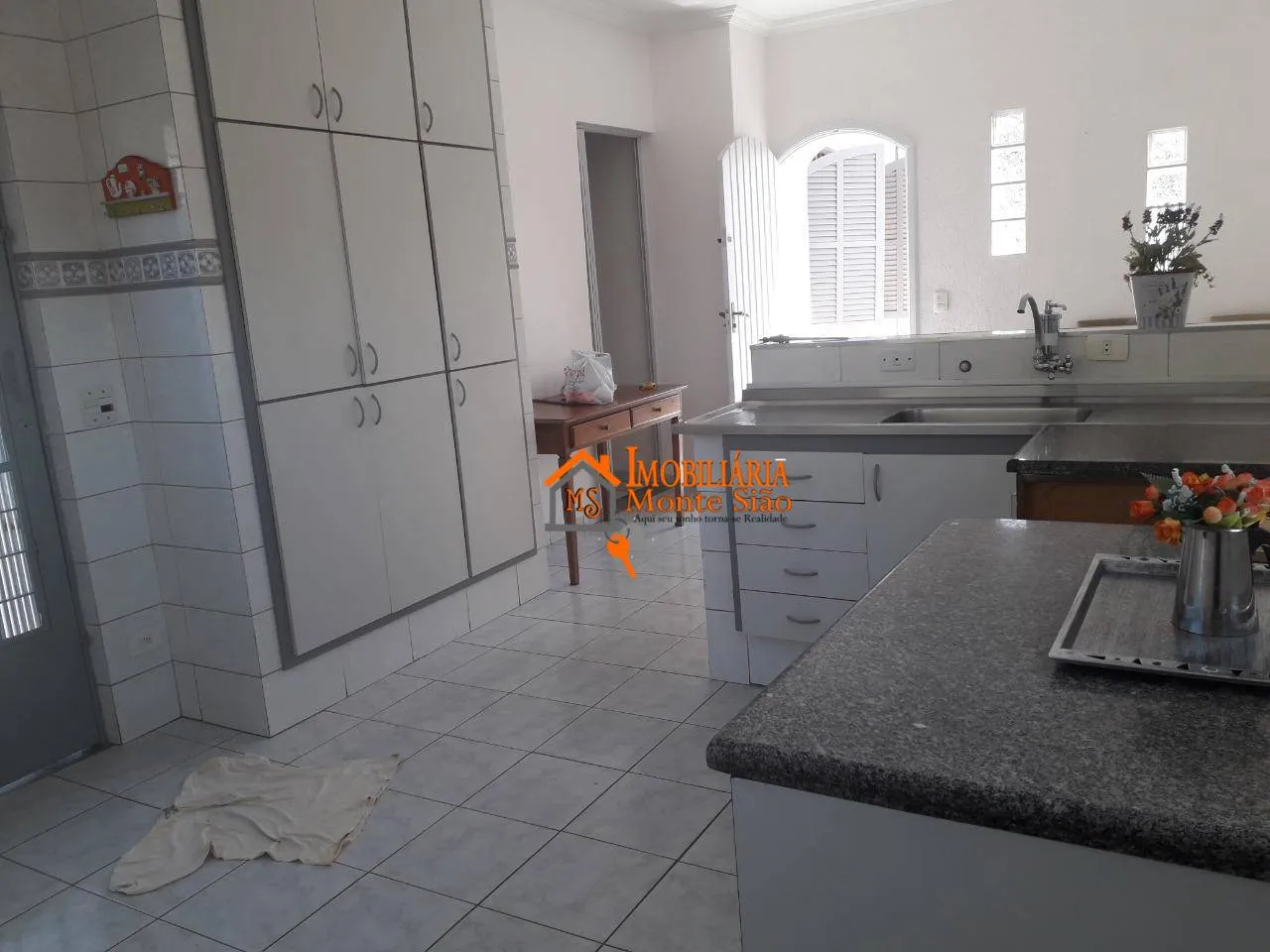 Imagem Casa com 3 dormitórios, 198 m² - venda por R$ 895.000,00 ou aluguel por R$ 7.000,00/mês - Jardim Santa Clara - Guarulhos/SP
