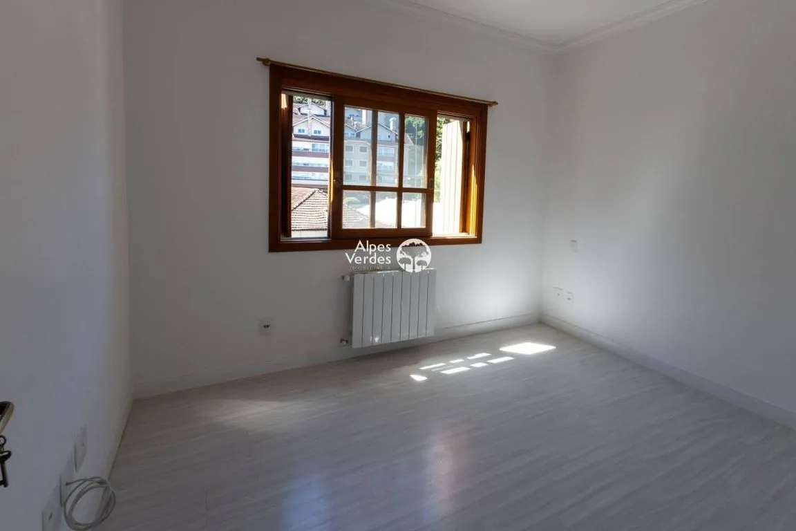 Imagem Vende-se Apartamento no Centro de Gramado, com 2 quartos,