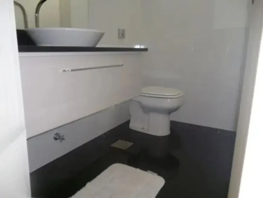 Imagem Casa térrea com 3 dormitórios, suíte e 3 vagas.